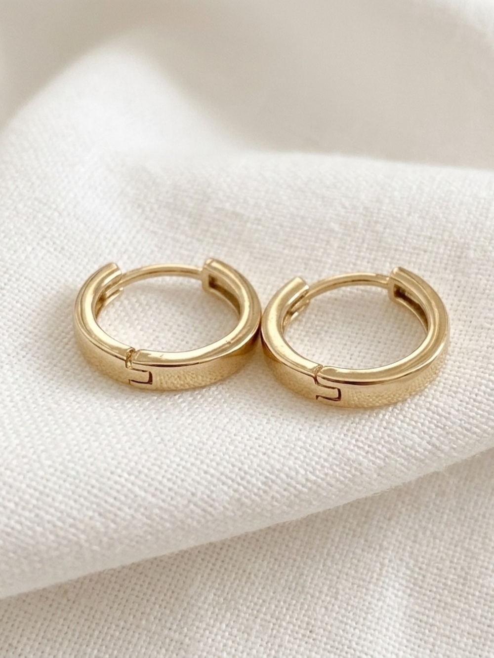 14k-gold-plated women’s 12mm hoop Huggie earrings hypoallergenic - Picture 3 of 4